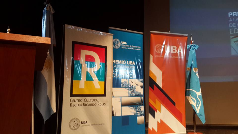 Parte del escenario de los Premios UBA